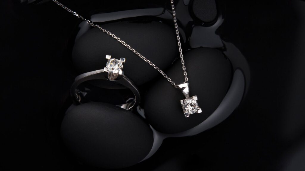 Jewelry Retouching in Photoshop