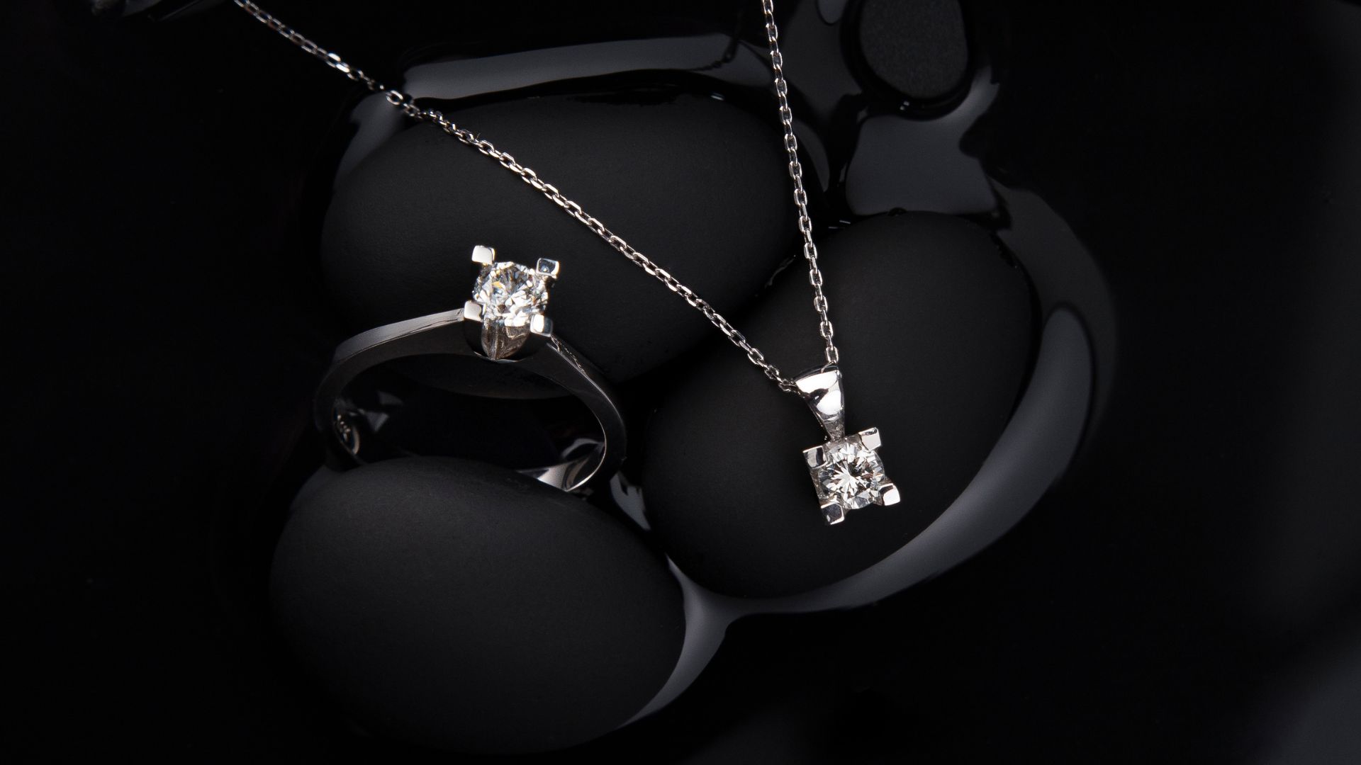 Jewelry Retouching in Photoshop