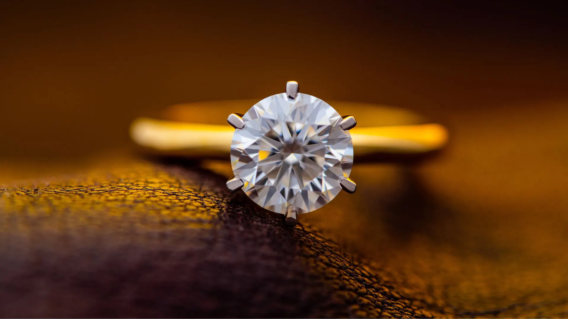 Jewelry Photography Add Motion for Dynamic Visuals