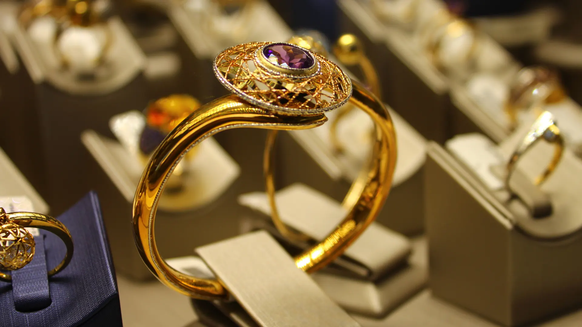 Creative Ideas for Commercial Jewelry Photography to Enhance Visual Appeal