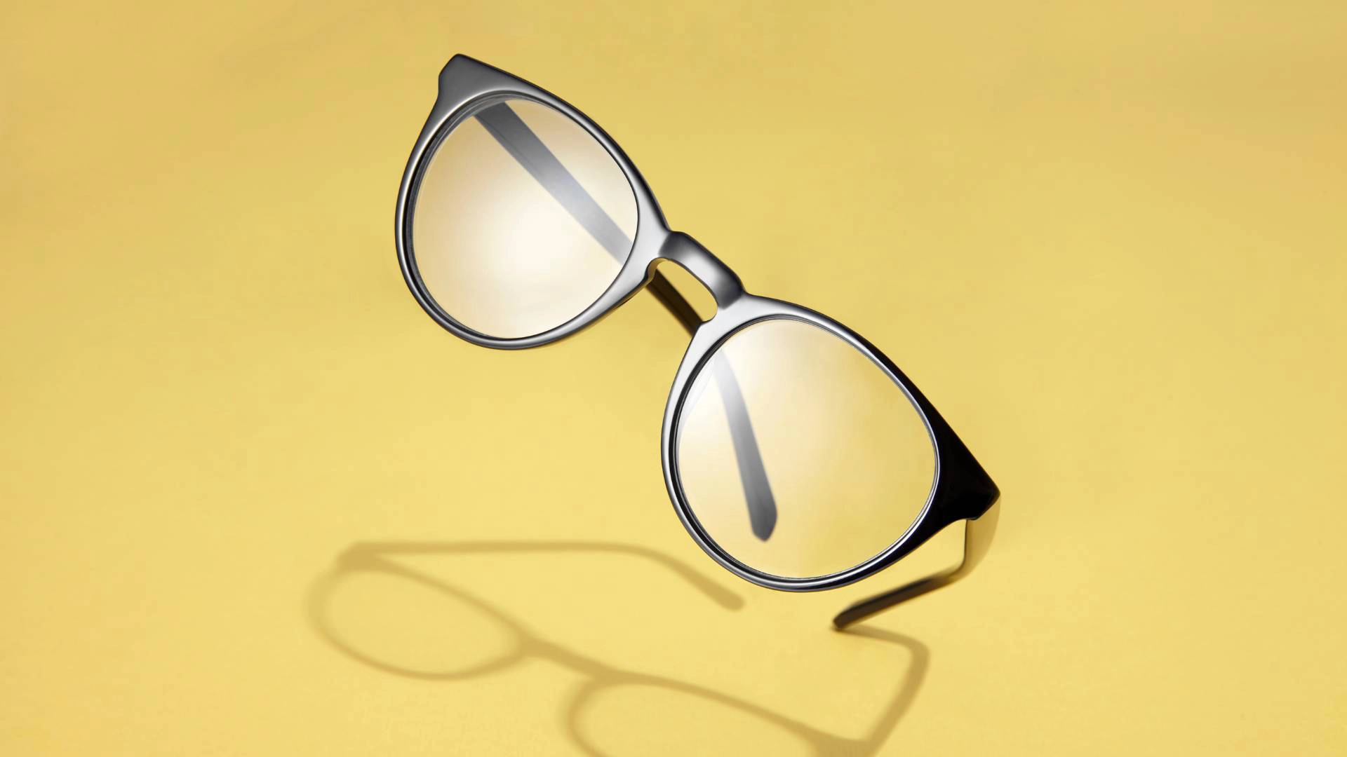 11 Steps of How to Remove Eyeglass Glare in Photoshop